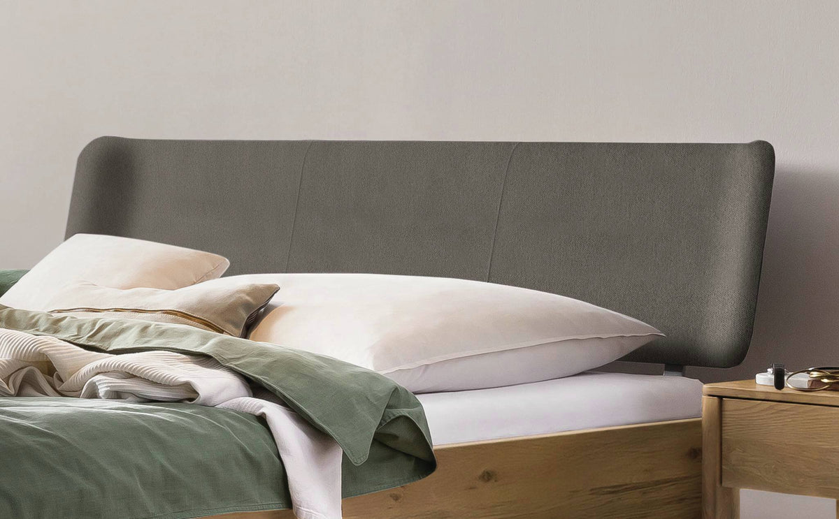 Hasena Varese Massivholzbett mit Polsterkopfteil – 160 x 200 cm, Fusshöhe 25 cm, Nussbaum, geölt, 841-Pace grey