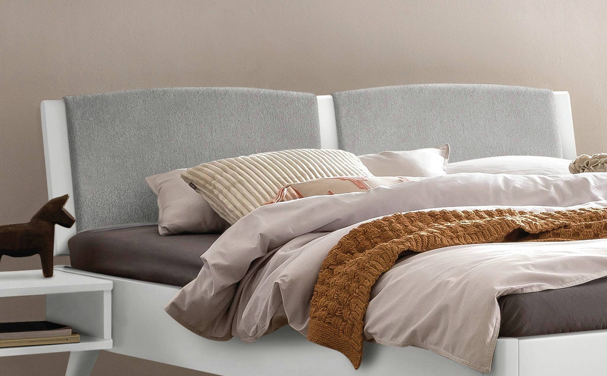 Hasena Fabro Bett mit Polsterkopfteil – 160 x 200 cm, Fusshöhe 20 cm, MDF weiss deckend, lackiert, 842-Pace sand