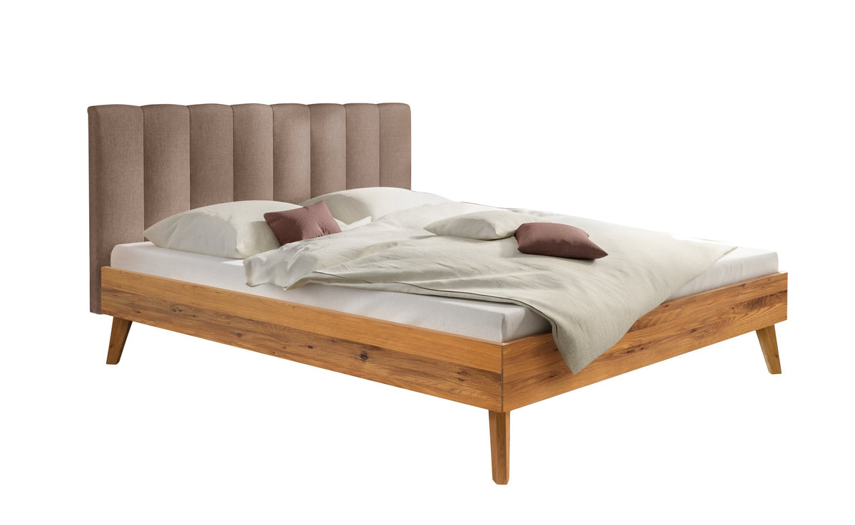 Hasena Taliana Massivholzbett mit Polsterkopfteil – 140 x 200 cm, Fusshöhe 20 cm, Wildeiche natur, geölt, Pace sand