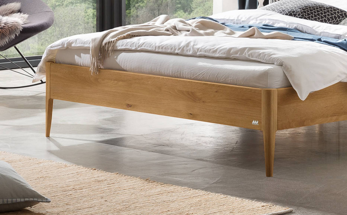 Hasena Fanano Bett mit Polsterkopfteil – 160 x 200 cm, 25 cm, Wildeiche natur, geölt