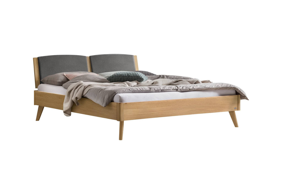 Hasena Mareto Massivholzbett mit Polsterkopfteil – 140 x 200 cm, Fusshöhe 20 cm, Eiche bright, geölt, 841-Pace grey
