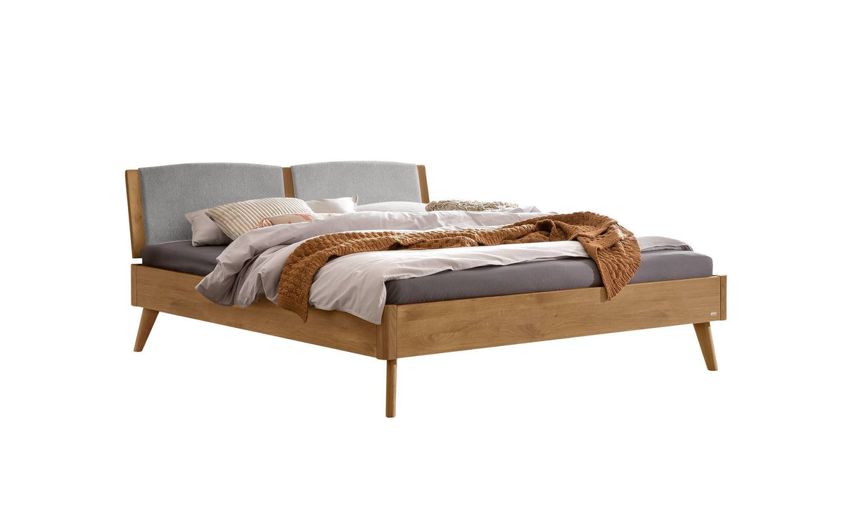 Hasena Fabro Bett mit Polsterkopfteil – 140 x 200 cm, Fusshöhe 20 cm, Wildeiche natur, geölt, 840-Pace light grey