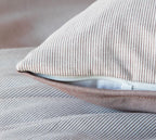 Softflanell Wendebettwäsche Tender Braun – Detailaufnahme Reissverschluss mit Streifenmuster