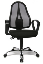 Schwarzer Bürostuhl mit Netzrücken, Armlehnen und Chromstern-Rollen – ergonomischer Drehstuhl für Home Office