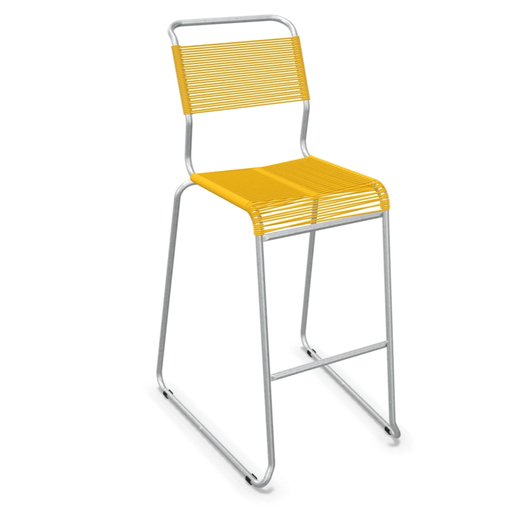 Moderner Barhocker mit gelbem Kunststoff und Aluminium-Rahmen, stapelbar und platzsparend.