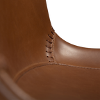 Detailaufnahme Hype Barhocker Vintage Hellbraun Kunstleder mit sichtbarer Naht und schwarzen Metallbeinen