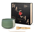 Matcha-Set grün: Schale, Besen und Löffel. Traditionelle japanische Teezeremonie. Hochwertige Qualität.