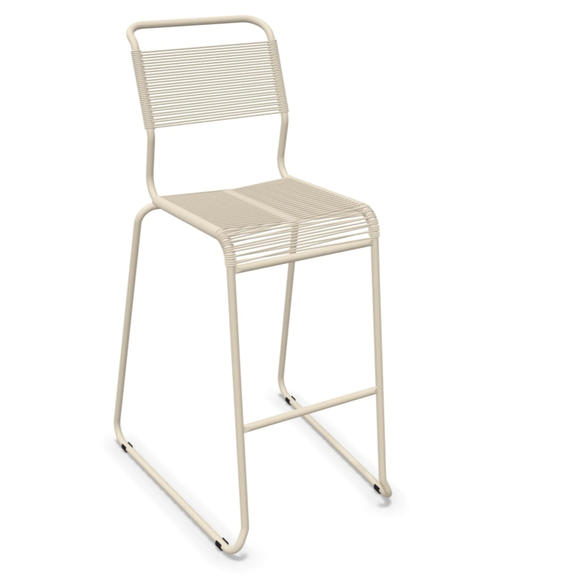 Moderner Barhocker in Pastellsand mit Metallgestell und Kunststoffseilen, stapelbar und pflegeleicht.