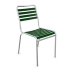 Stapelstuhl aus Aluminium mit grünen Kunststofflamellen, modernes Design für Garten und Terrasse
